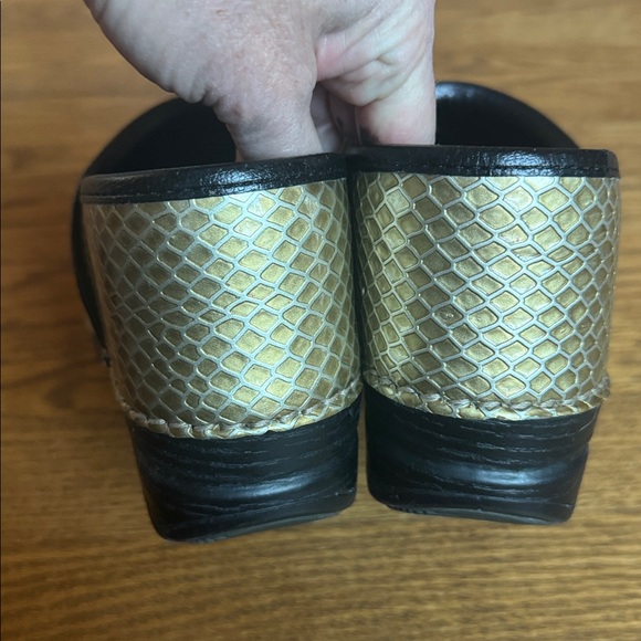 Dansko XP Gold Python Clogs Nearly New - Picture 3 of 8